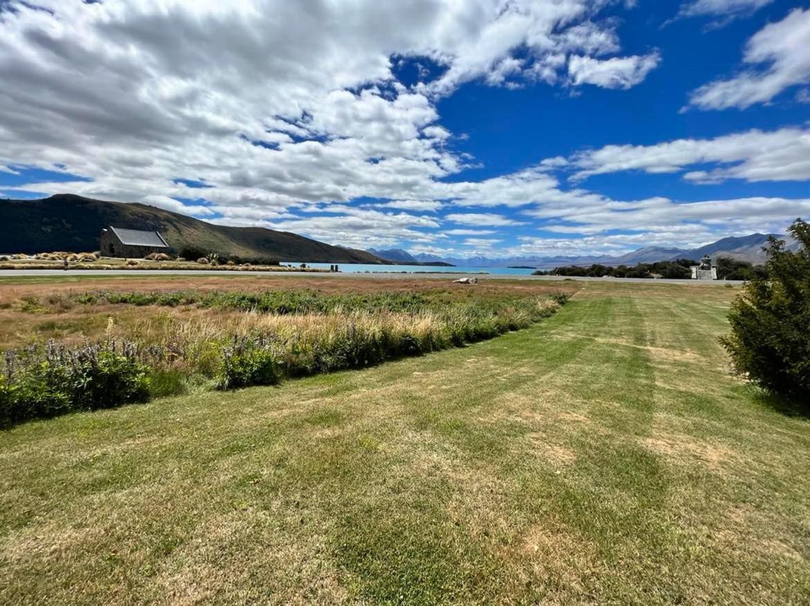 Church House Beside The Lake Lake Tekapo Exterior foto